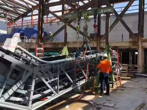 Outdoor installation of escalators